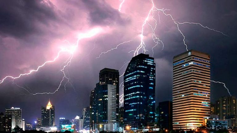 Las tormentas con rayos provocan subidas de tensión muy elevadas